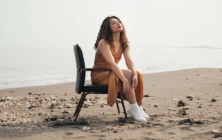 Sitzen in Stille